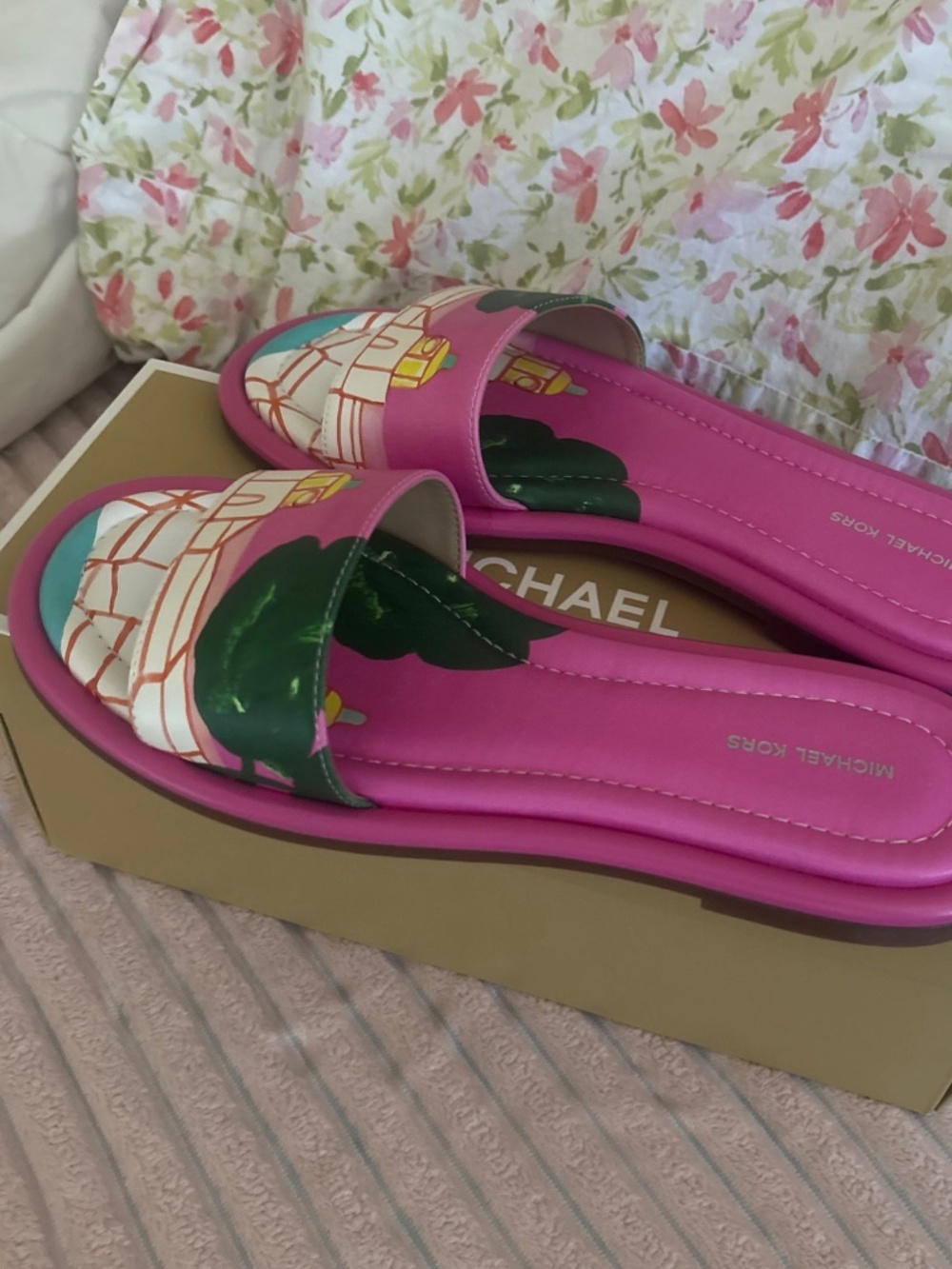 Michael kors sandals new with the box size 9